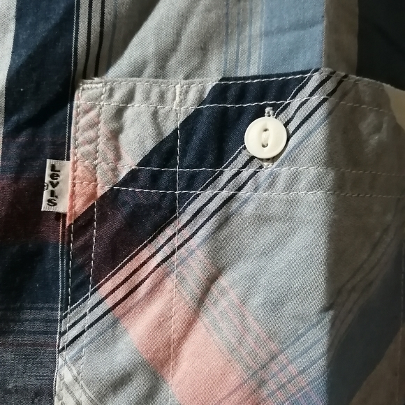 😍Levi's Men's Size Small Shirt(Brand New) 😍 - Picture 2 of 3